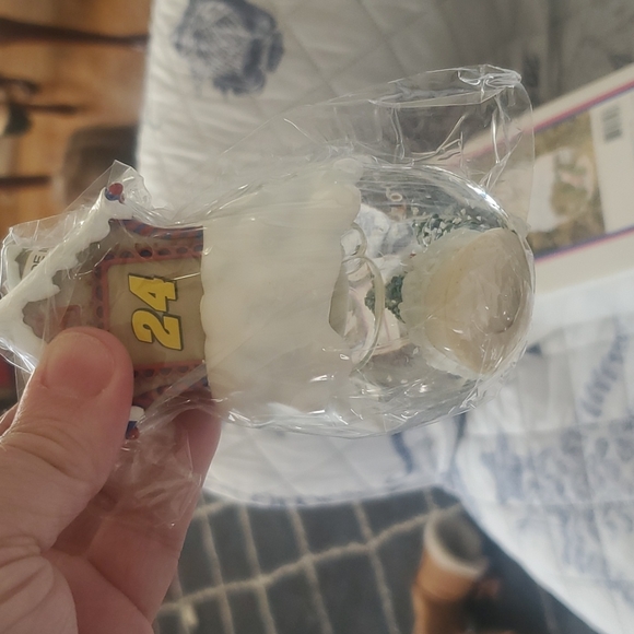 Jeff Gordon limited series snowglobe ornament with stand - Picture 3 of 4